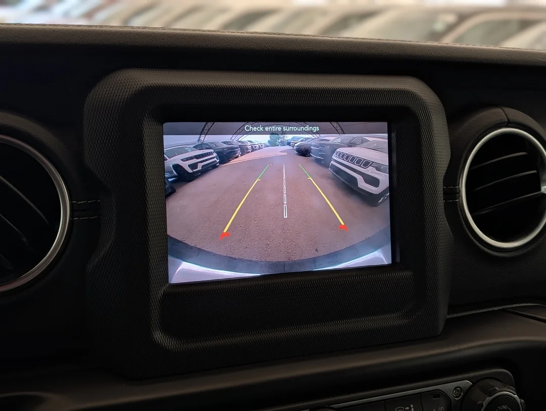 Used 2020 punk n metallic Jeep Sahara - - 4x4 - Leather Seats - Freedom Top - Remote Start & More! image 22