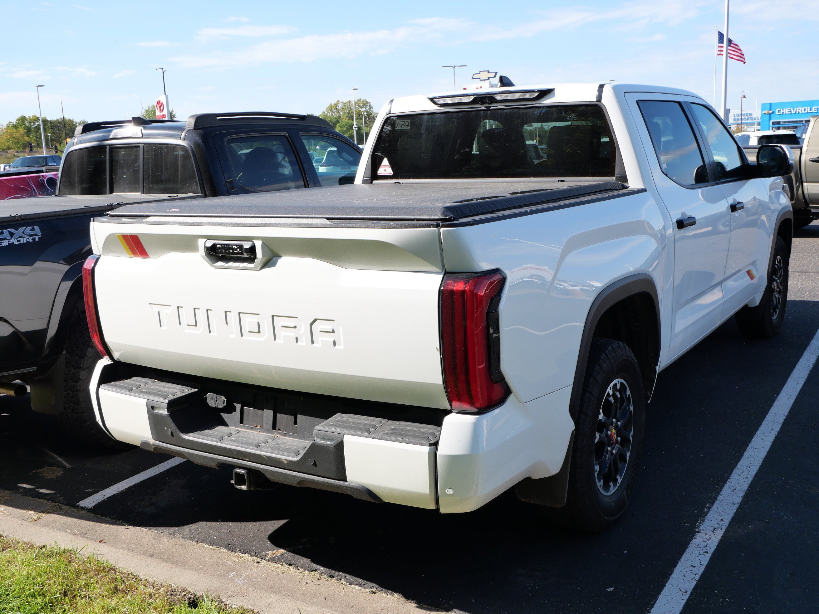 Used 2025 Ice Cap Toyota SR5 image 7