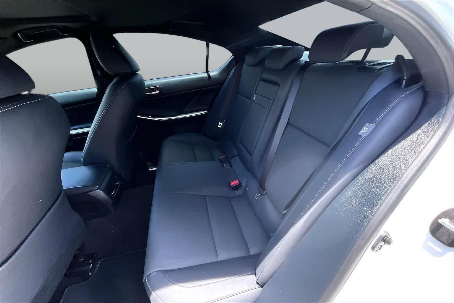 Used 2025 Ultra White Lexus F SPORT Design image 21