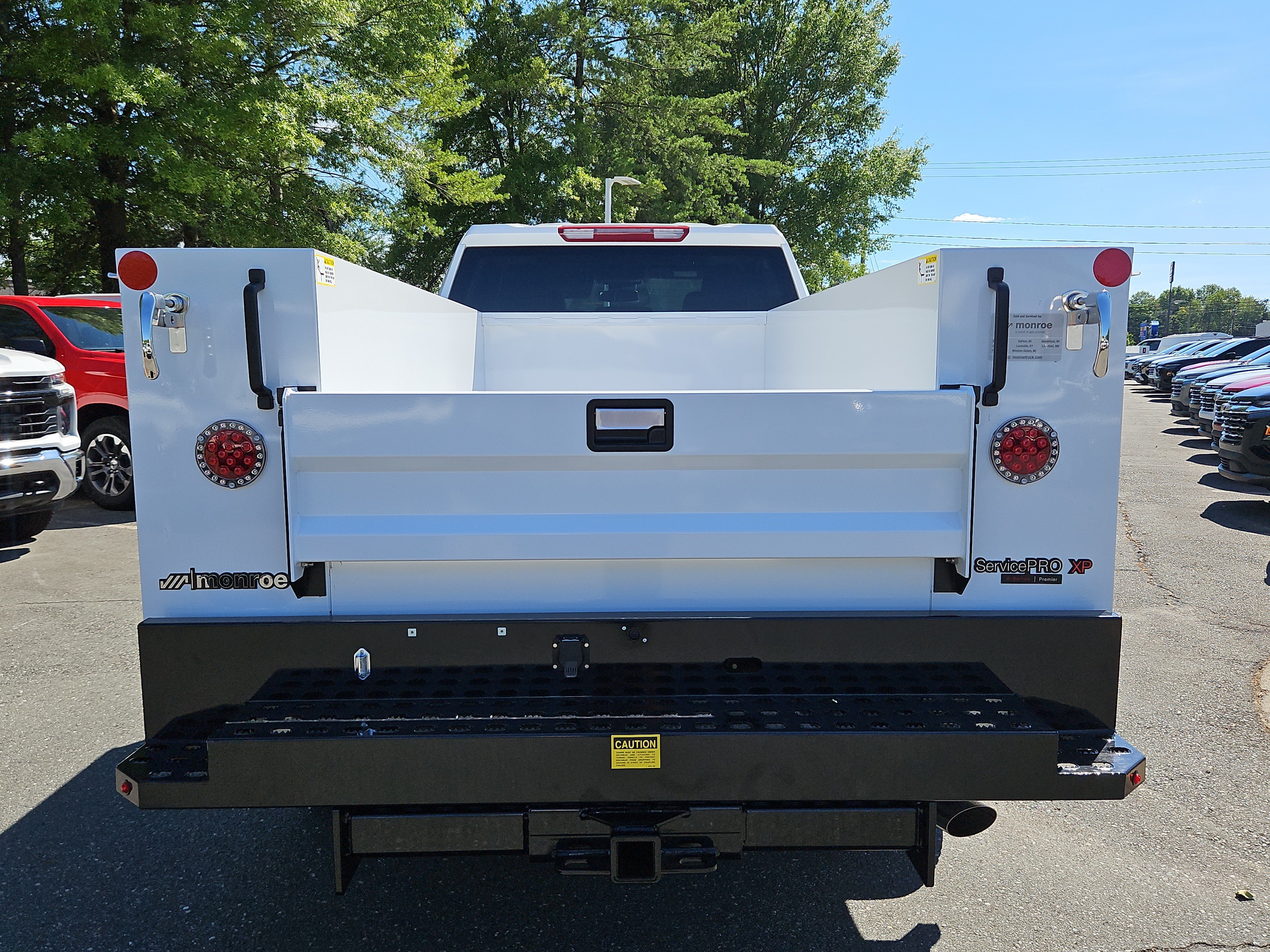 New 2026 Summit White Chevrolet WT image 4
