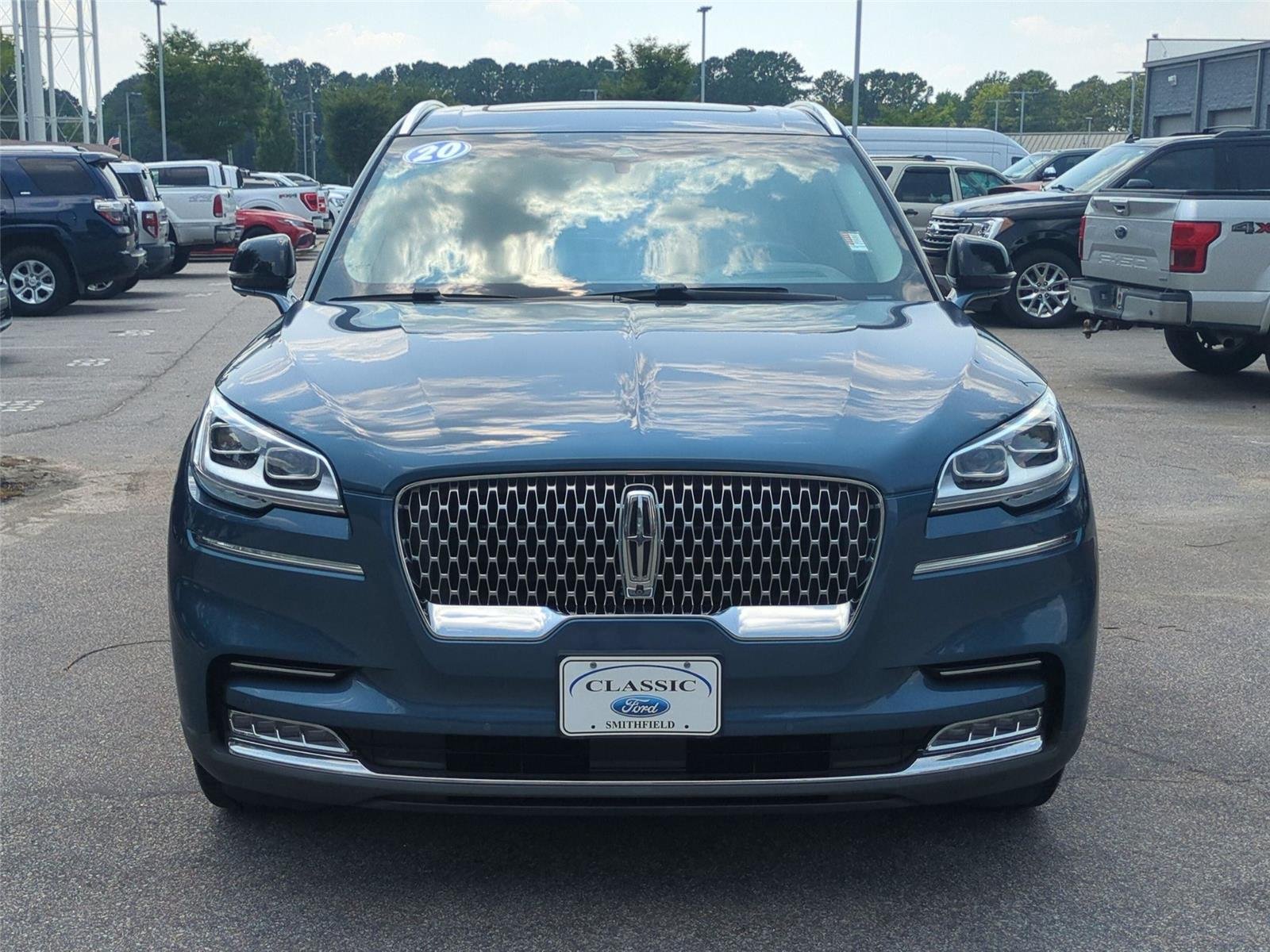 Used 2020 Blue Diamond Metallic Lincoln Reserve image 8