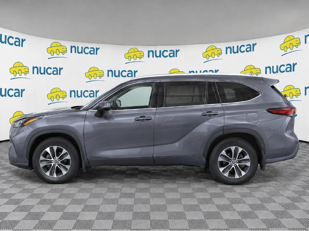 Used 2022 Gray Toyota XLE image 6