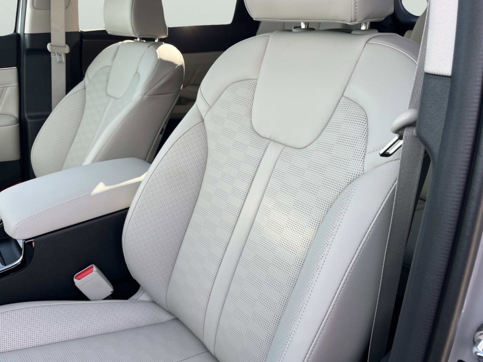 New 2026 Wolf Gray Kia SX image 27