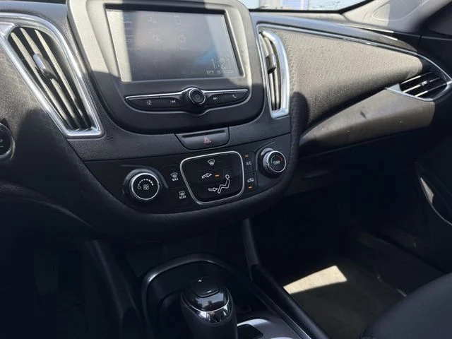 Used 2018 White Chevrolet LT image 14