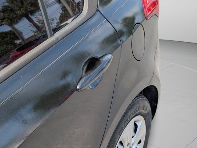 Used 2017 Black Kia LX image 17