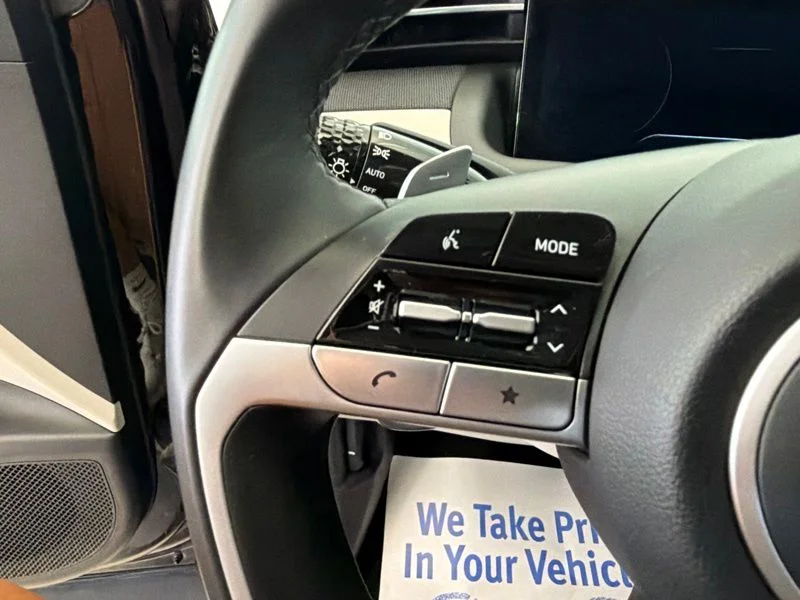 Used 2022 Black Hyundai SEL Convenience image 23
