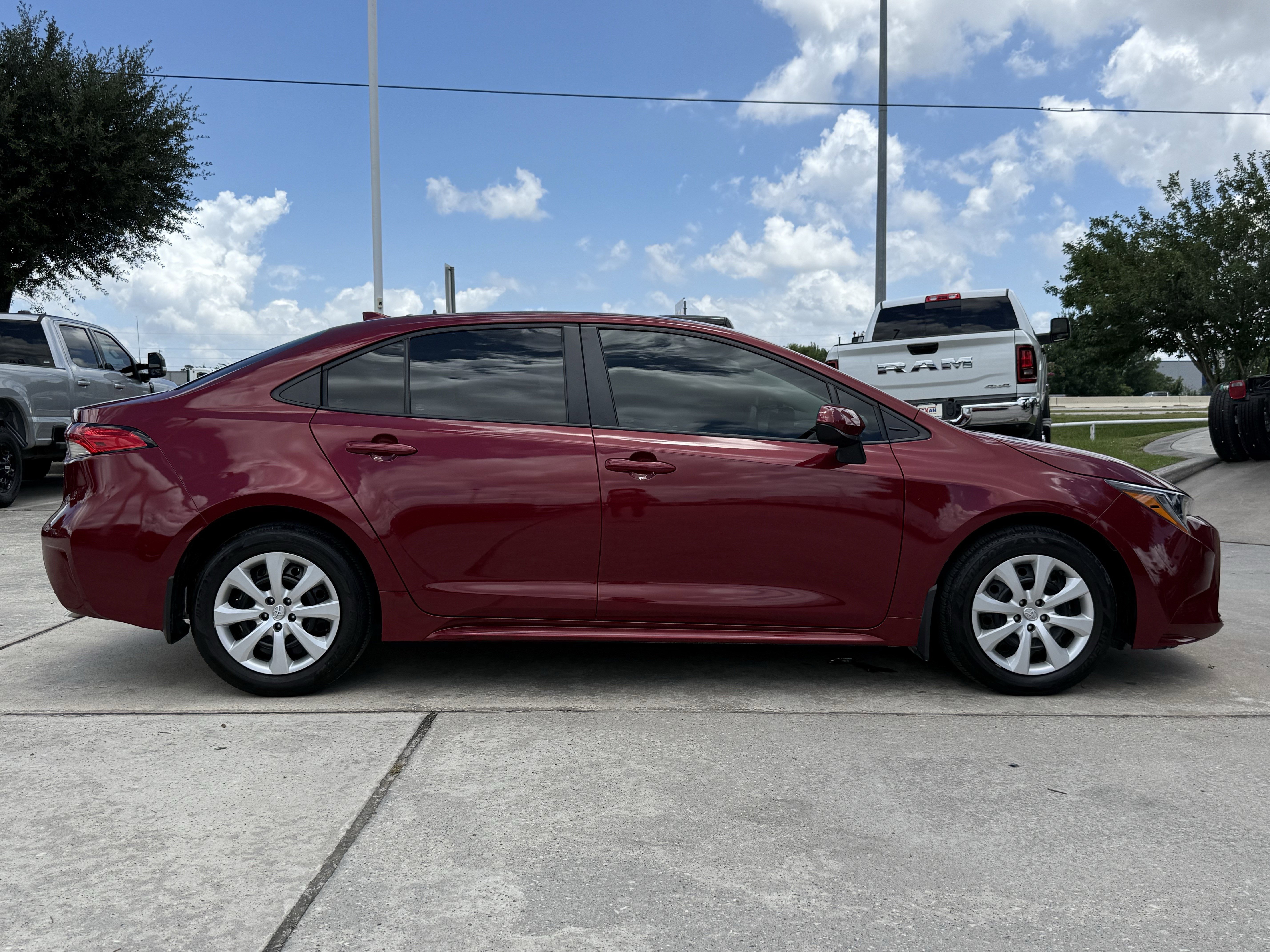 Used 2025 Pearl Toyota LE image 3