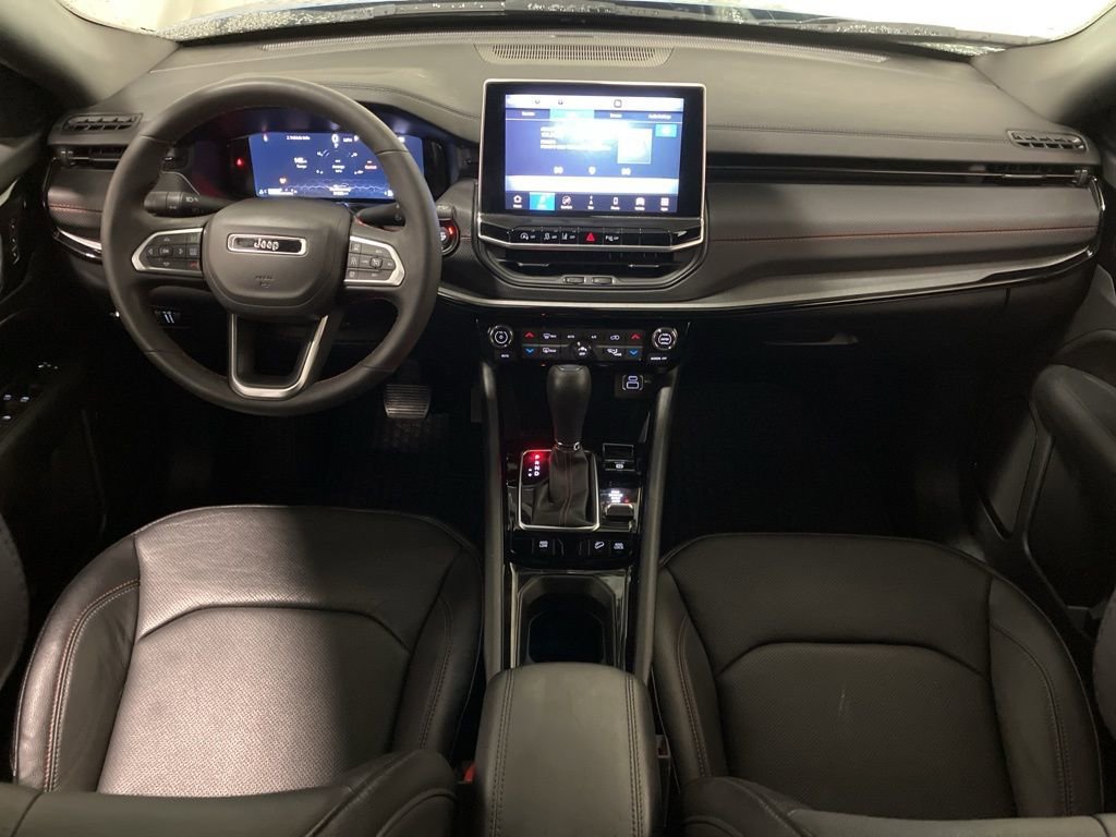 Used 2024 Hydro Blue Pearlcoat Jeep Trailhawk image 3