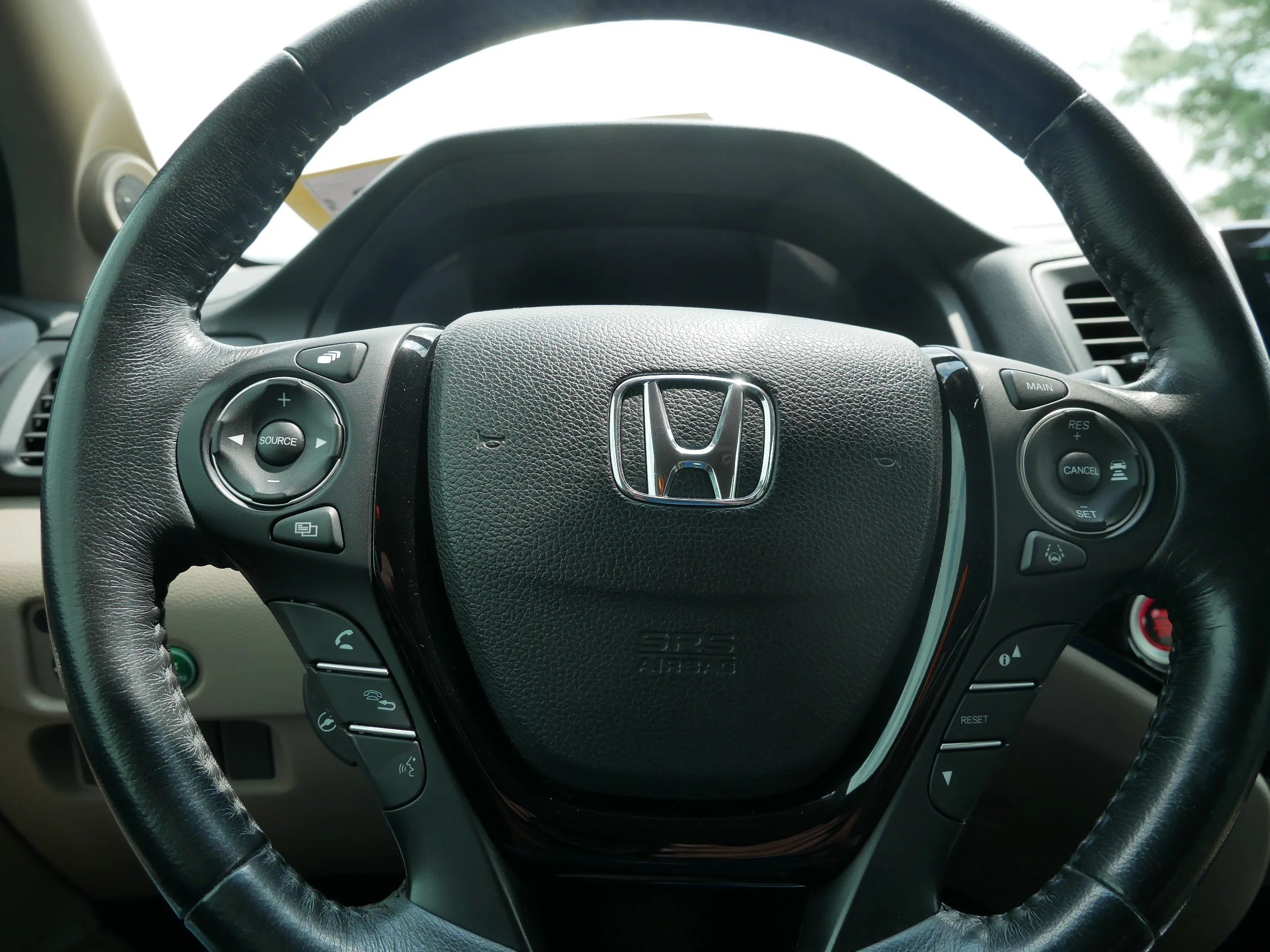 Used 2016 White Diamond Pearl Honda Elite image 25