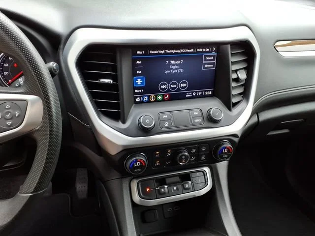 2023 GMC Acadia SLE - Photo 8