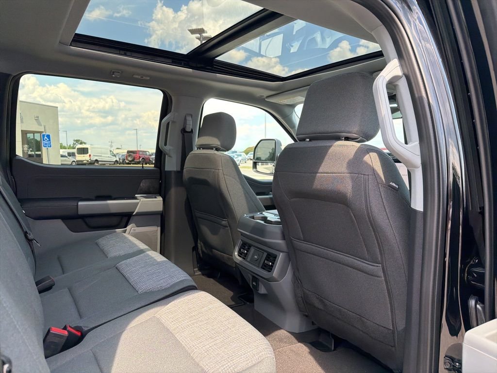New 2026 Agate Black Metallic Ford F-250® XLT image 19