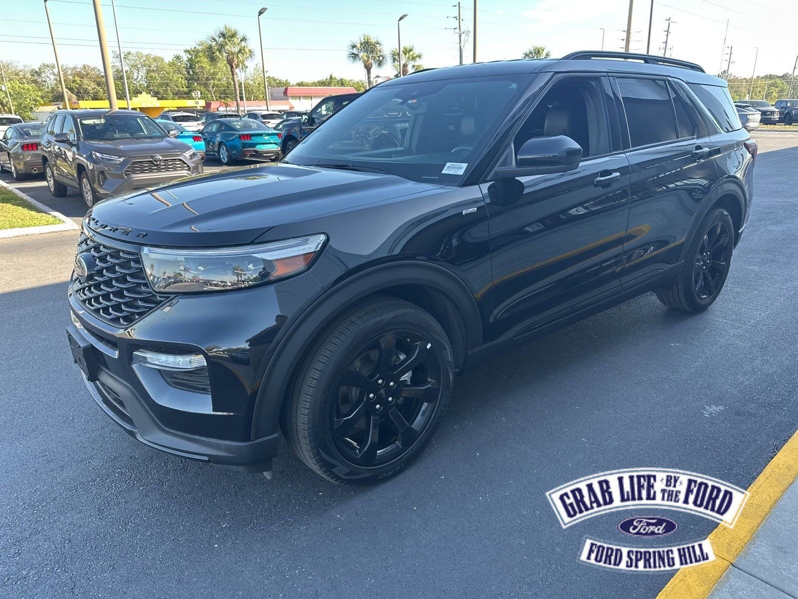 2023 Ford Explorer ST-LINE