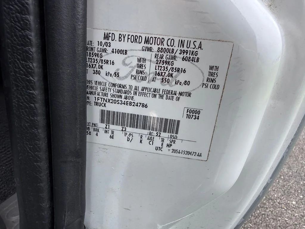 Used 2004 White Ford  image 17
