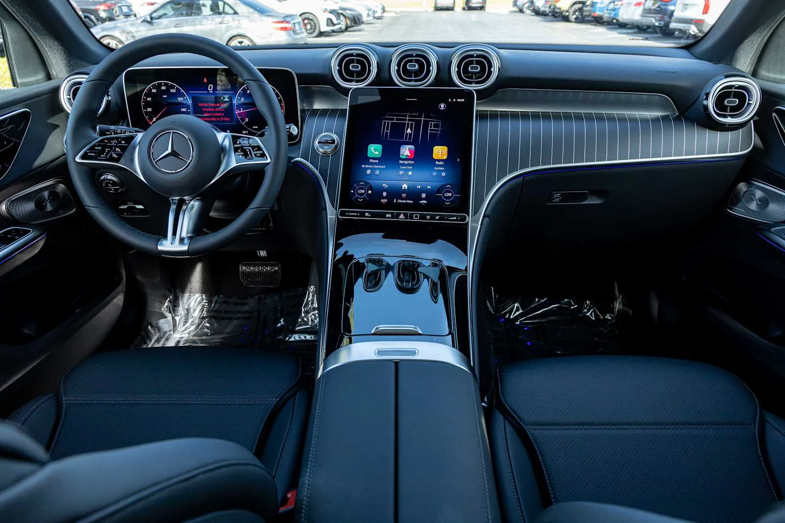 New 2026 BLACK Mercedes-Benz GLC 300 image 6