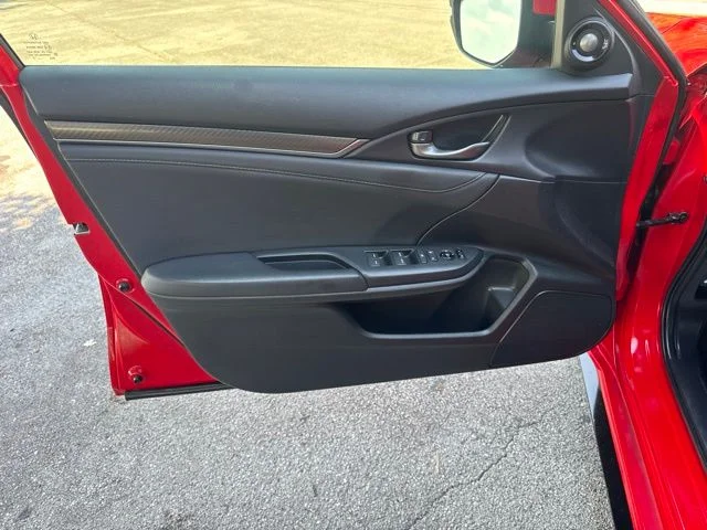 Used 2017 Red Honda Sport Touring image 15