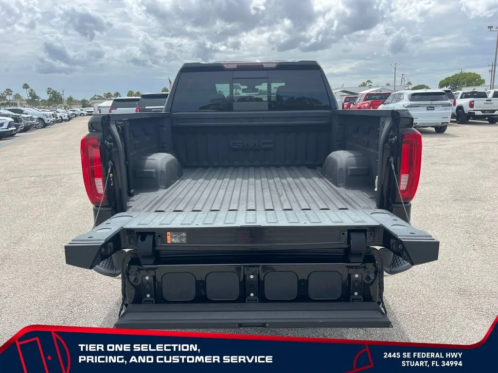 Used 2020 ONYX BLACK GMC SLT image 11