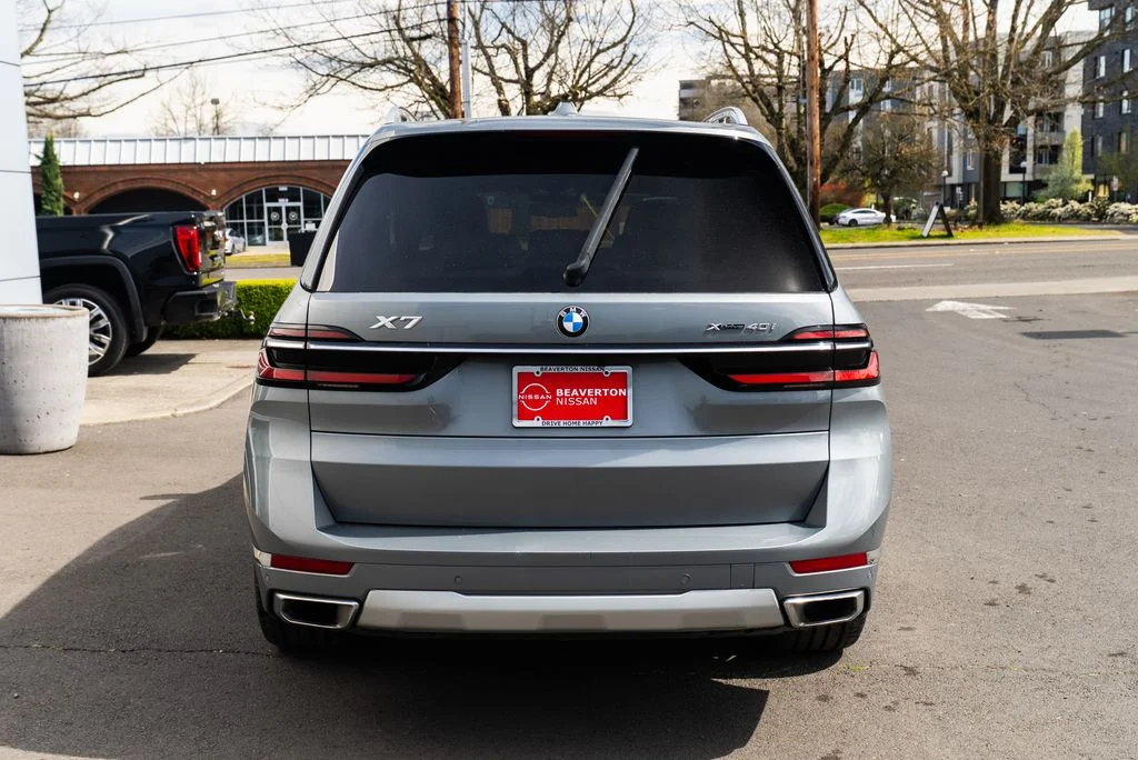 Used 2023 Gray BMW xDrive40i image 5