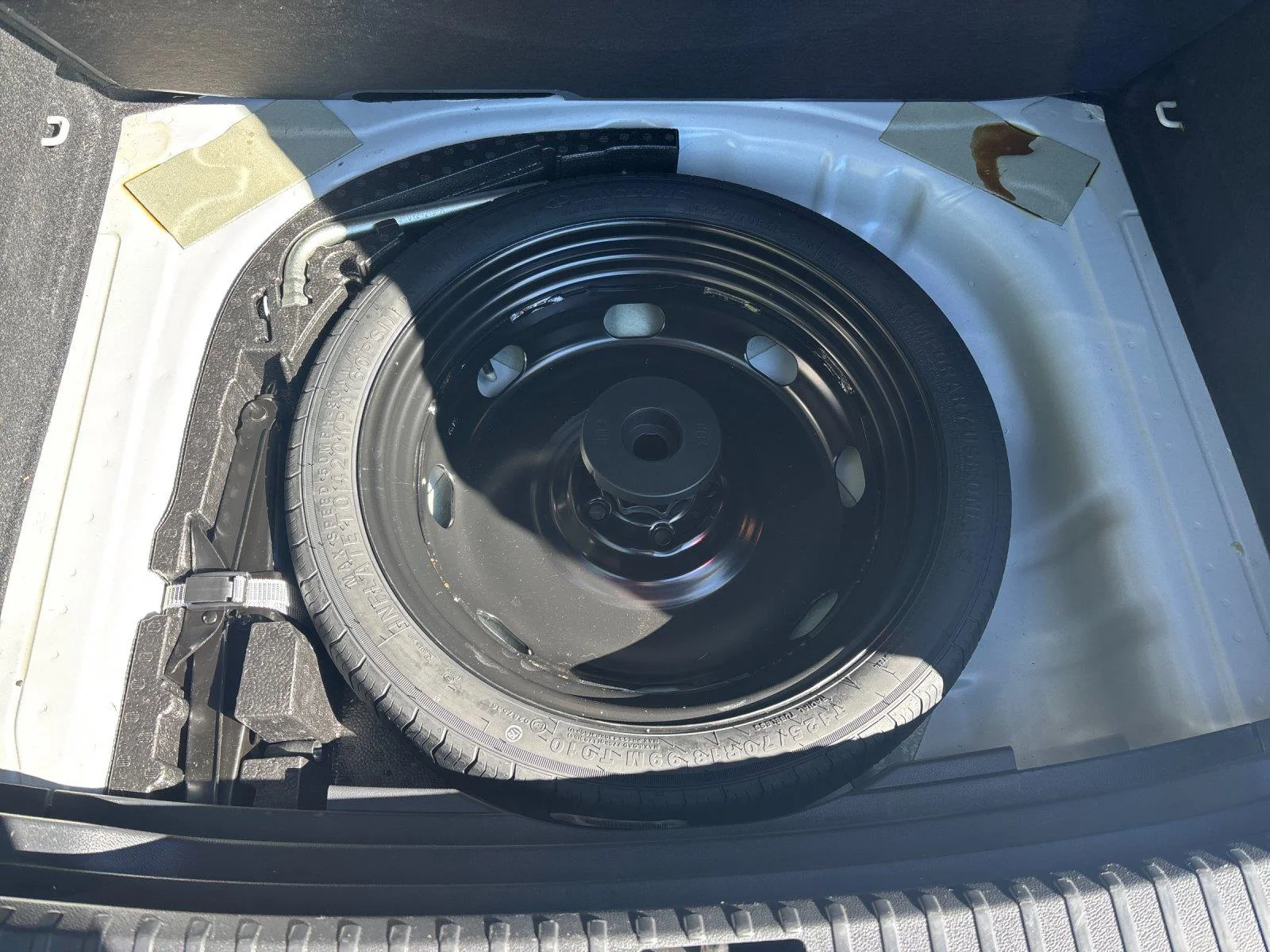 Certified Used 2023 Pure White Volkswagen SE image 35