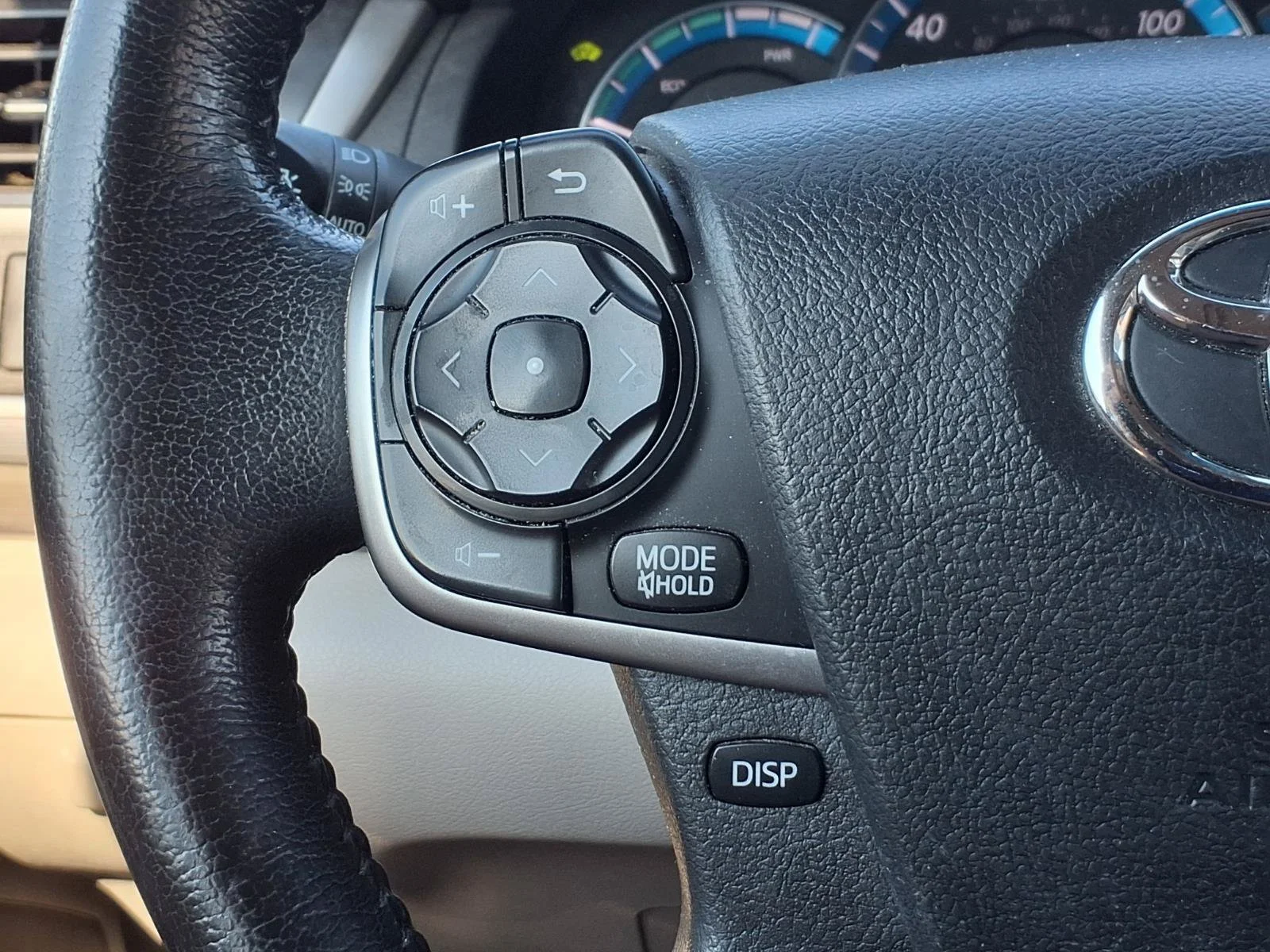 Used 2013 Classic Silver Metallic Toyota XLE image 15