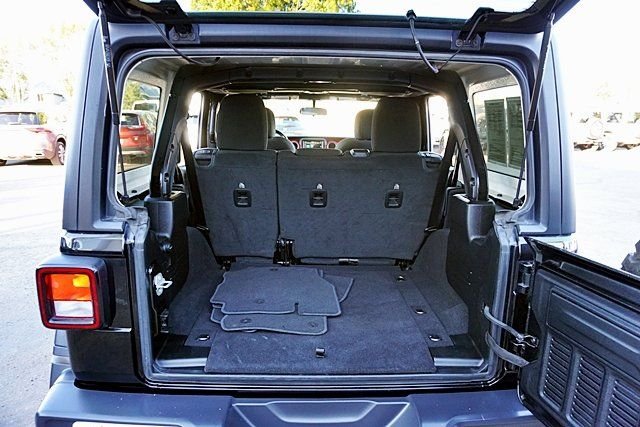 Used 2020 Black Jeep 4-Door Rubicon image 12