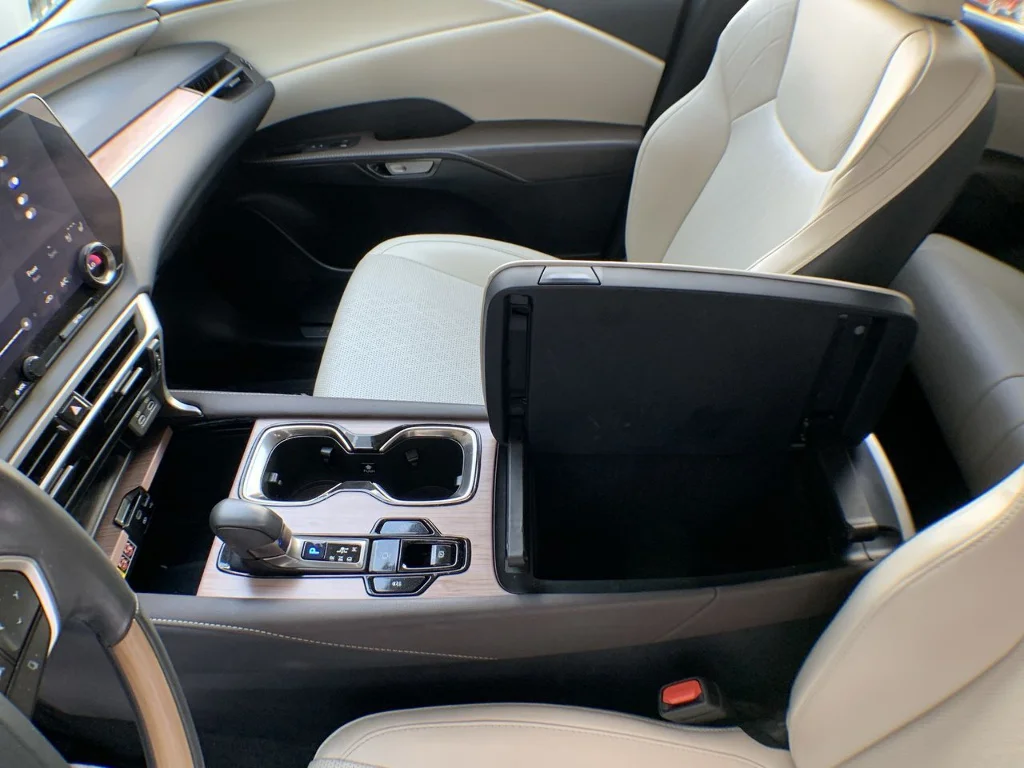 Used 2024 Iridium Lexus Premium+ image 21