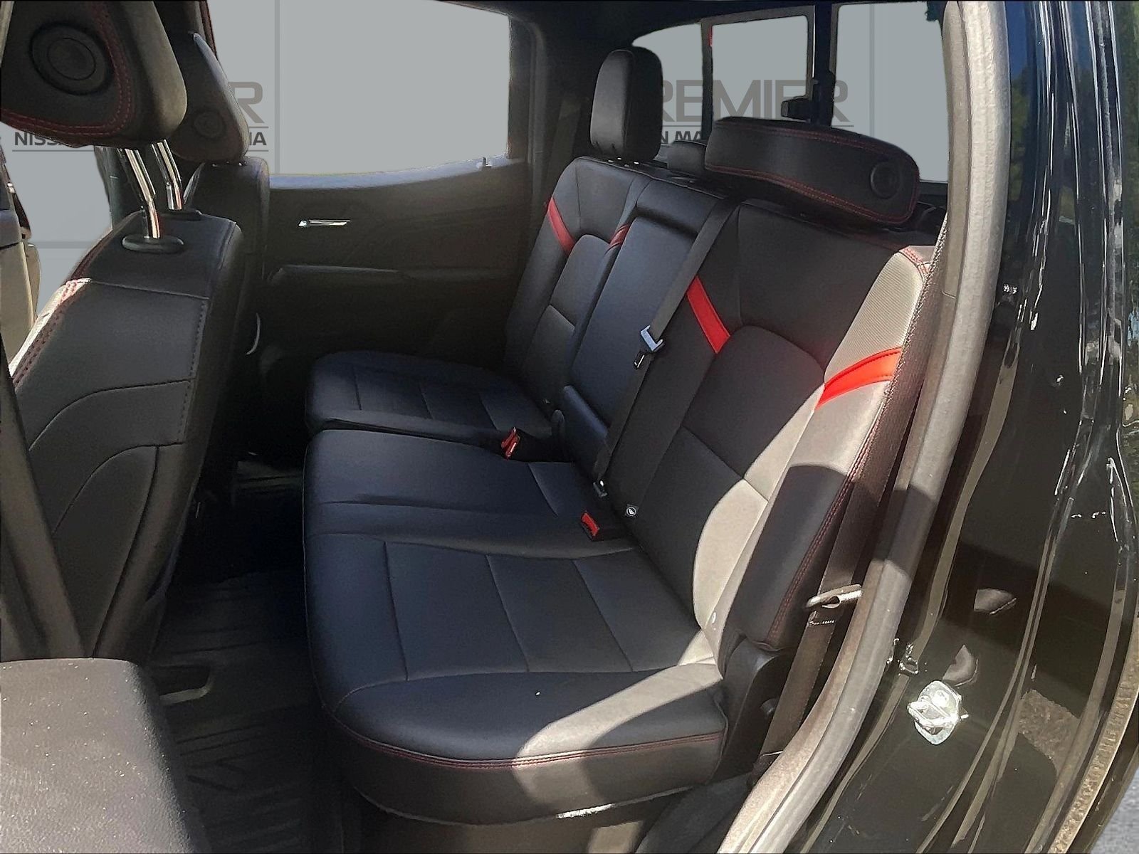 Used 2023 Black Chevrolet Z71 image 25