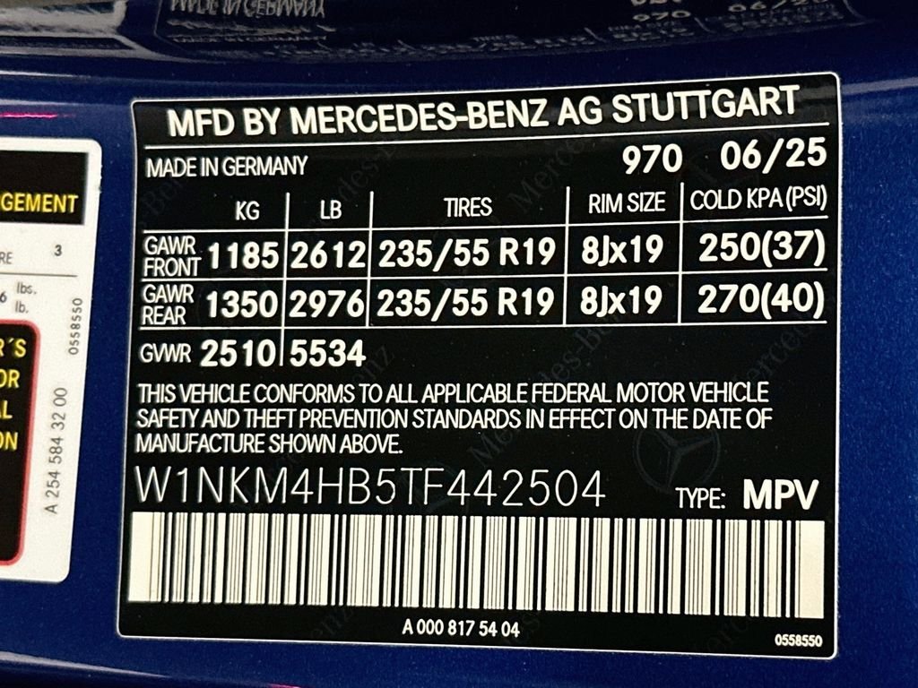 Used 2026 Blue Mercedes-Benz GLC 300 image 32