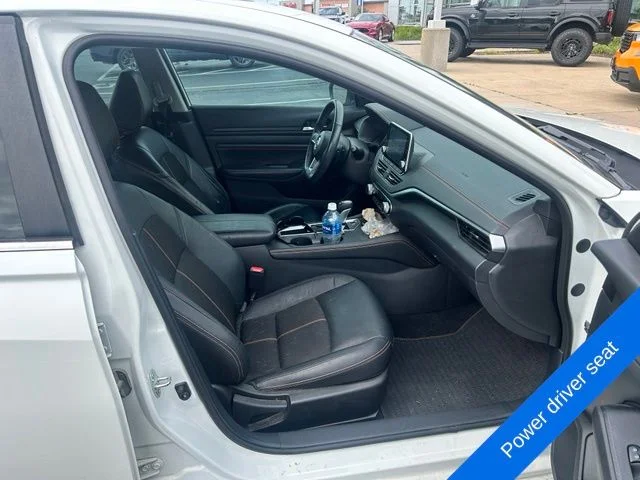 Used 2022 White Nissan 2.5 SR image 3