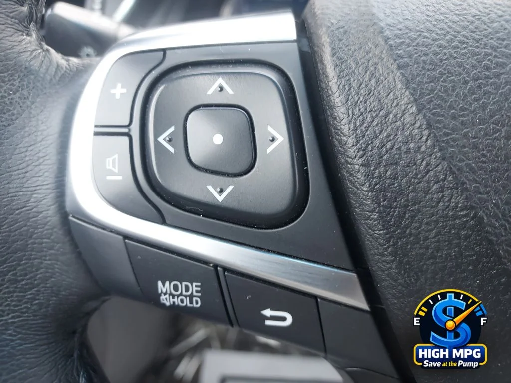 Used 2017 Silver Toyota XLE image 22