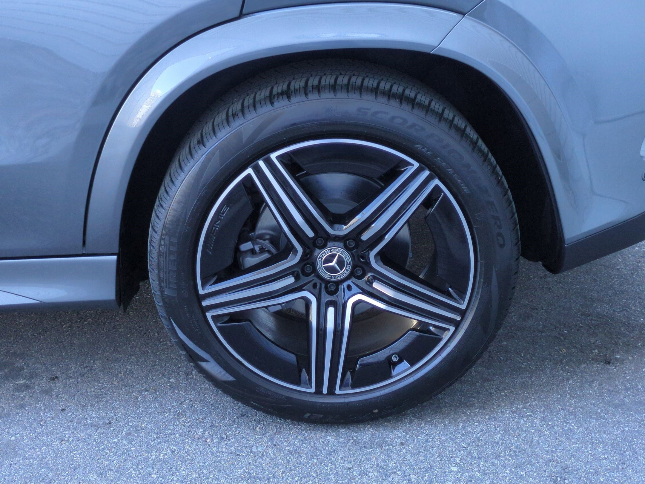 New 2026 Selenite Grey Metallic Mercedes-Benz GLE 450 image 16