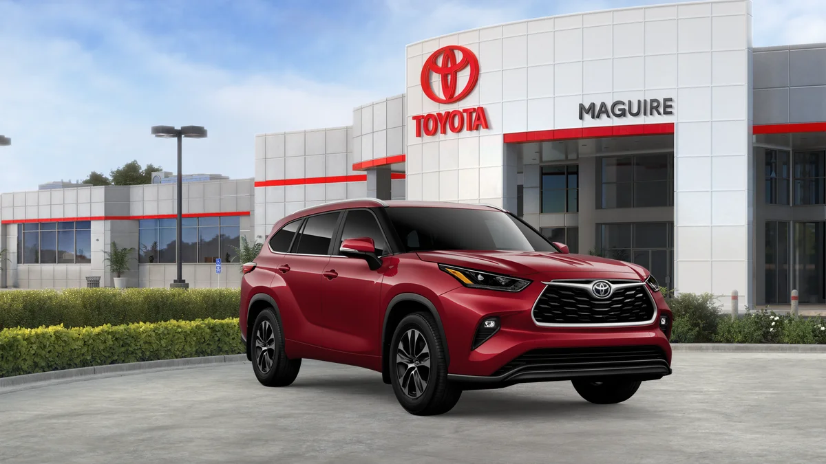New 2026 Ruby Flare Pearl Toyota XLE image 28