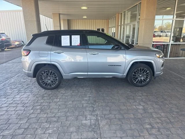 Used 2022 Silver Jeep High Altitude image 8