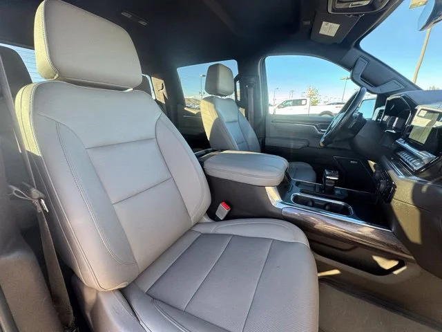 Used 2023 SUMMIT WHITE Chevrolet LTZ image 29