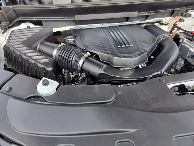 Used 2026 White Chevrolet LT image 23