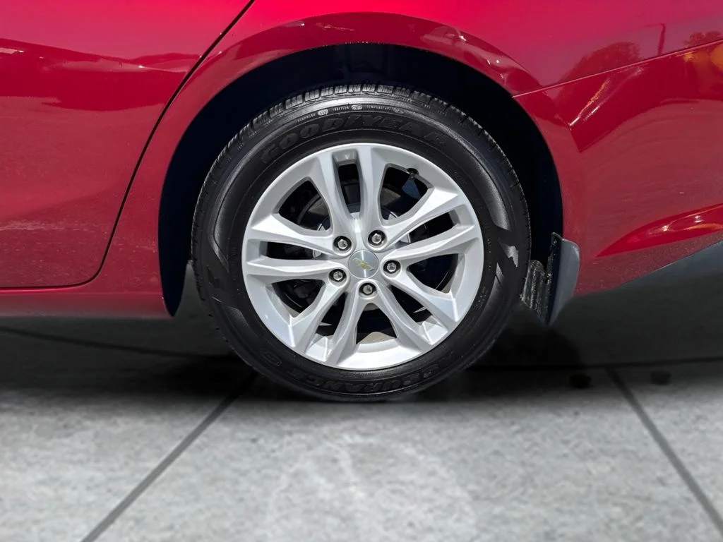 Used 2017 Red Chevrolet LT image 20