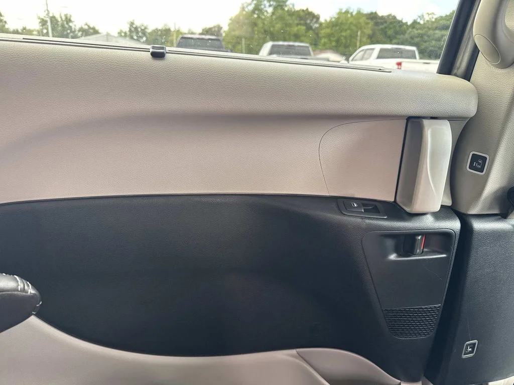 Used 2023 Silver Chrysler Touring L image 24