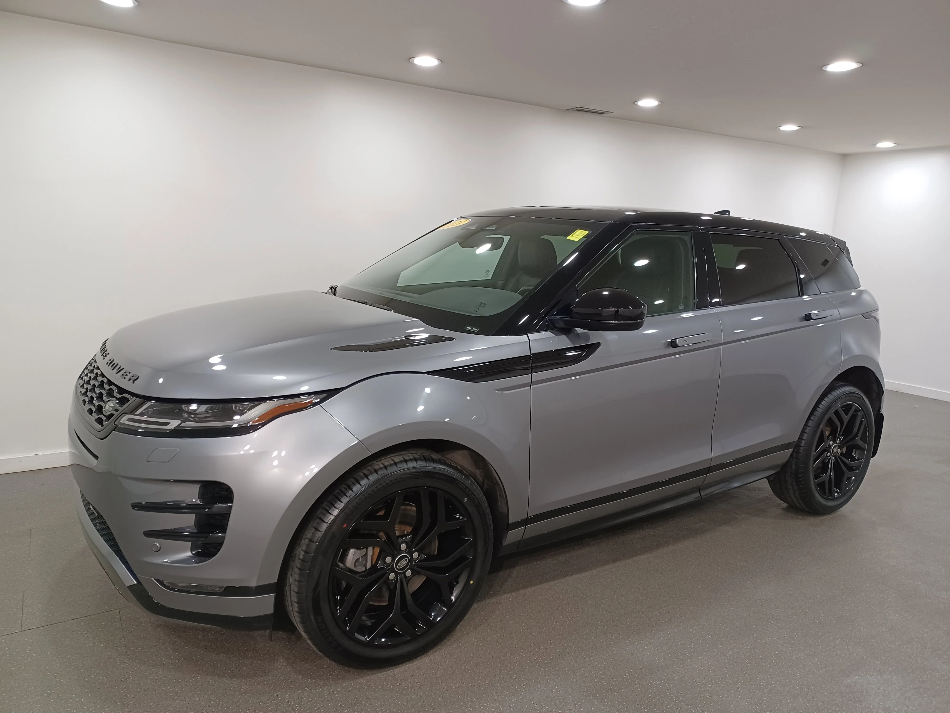 Used 2023 Eiger Grey Metallic Land Rover P250 R-Dynamic SE*Adaptive Cruise | Nav | Pano Roof | Htd Wheel | Htd Leather | Lane Keep Assist image 2