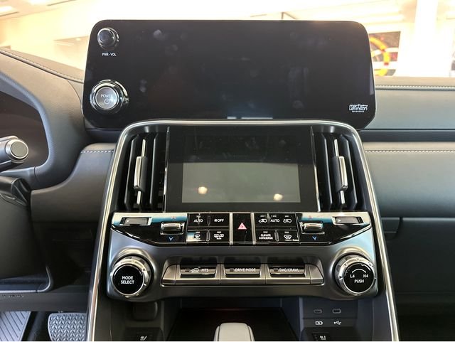 2026 Lexus LX 700h Luxury - Photo 15