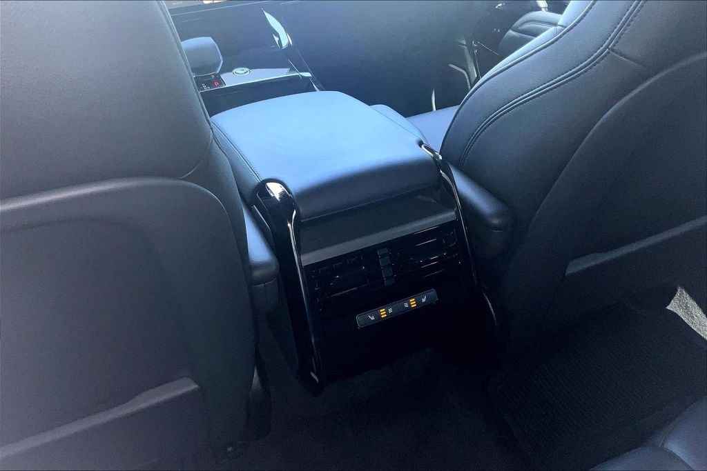 Used 2025 Fuji White Land Rover S image 24