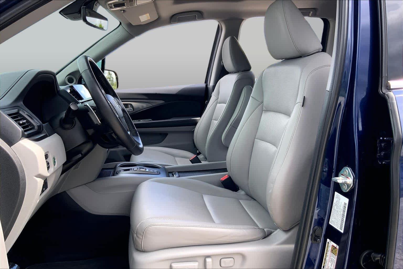 Used 2023 Obsidian Blue Pearl Honda RTL-E image 8