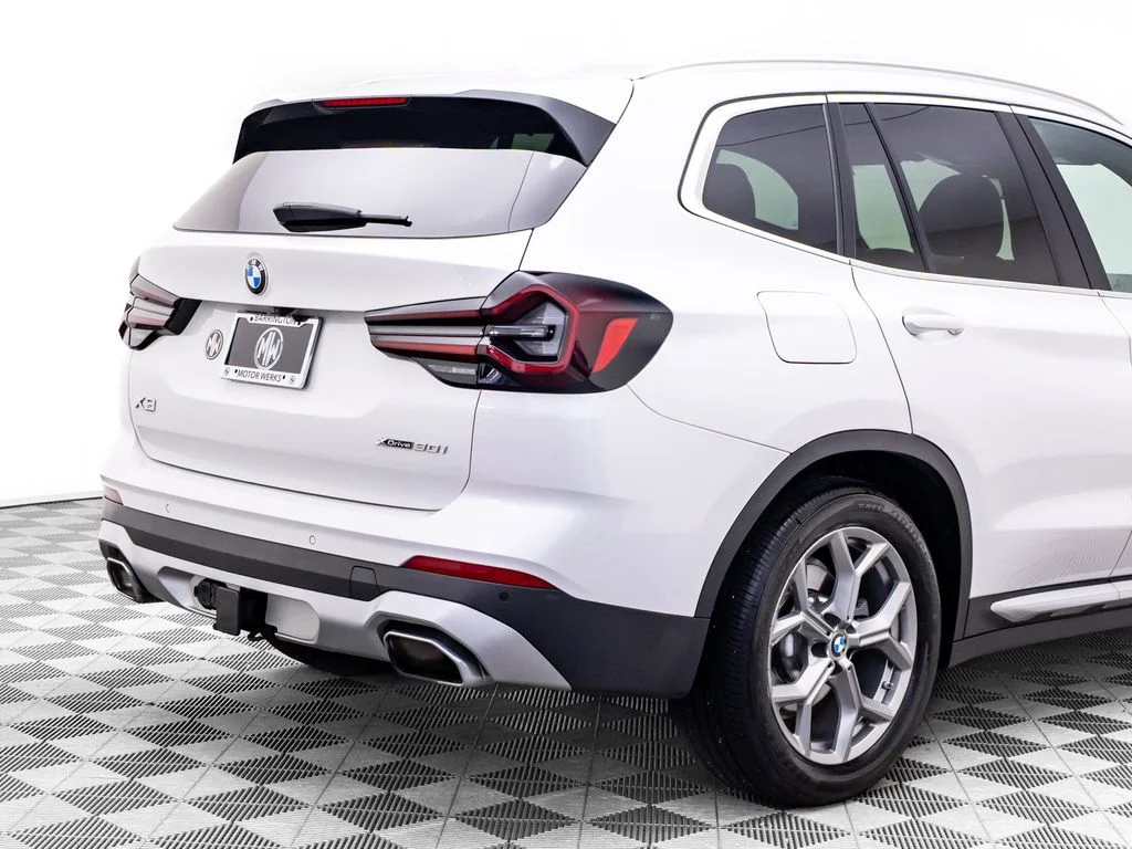 Used 2023 White BMW xDrive30i image 37