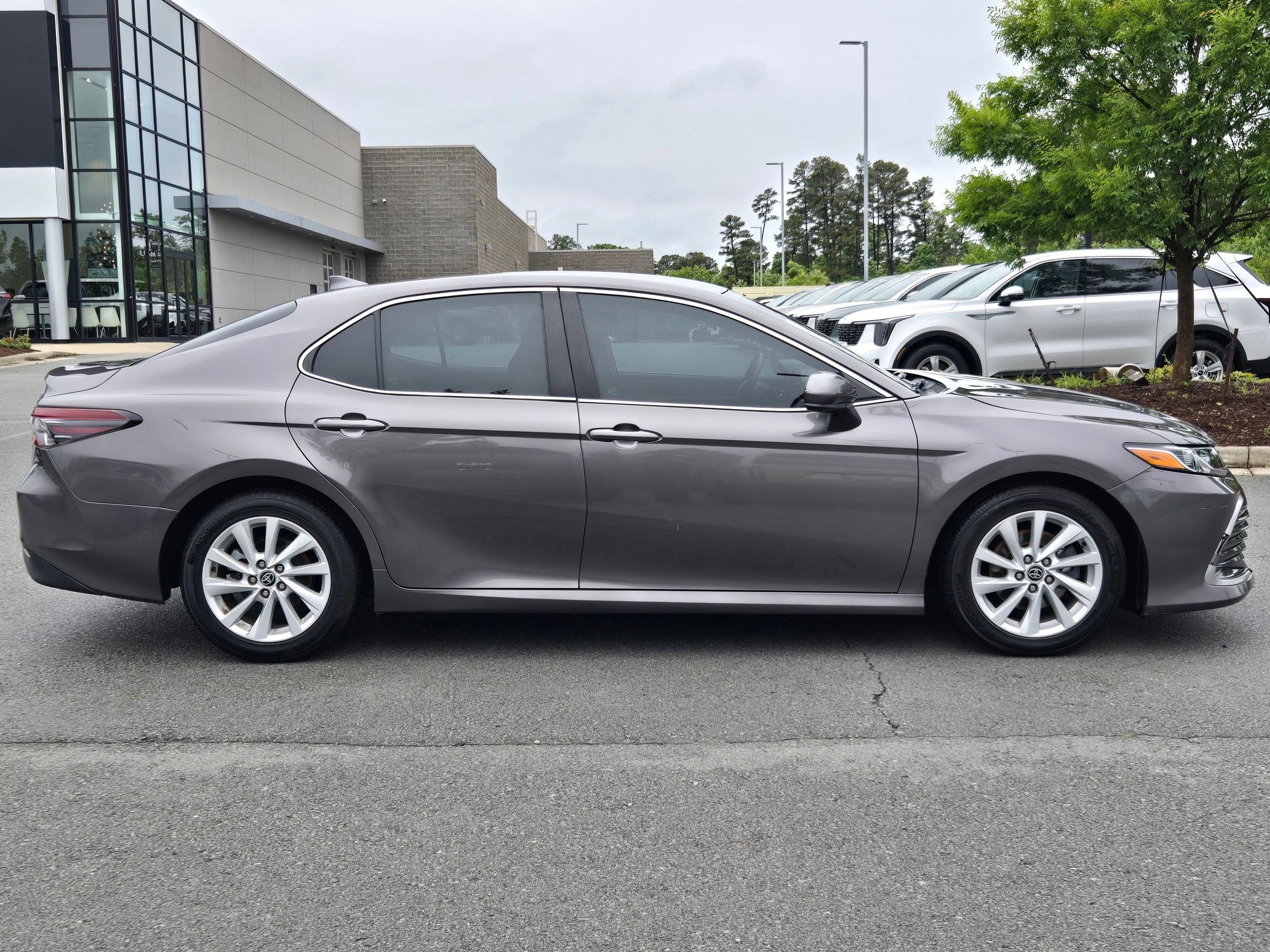 Used 2022 PREDAWN GRAY MI Toyota LE image 8