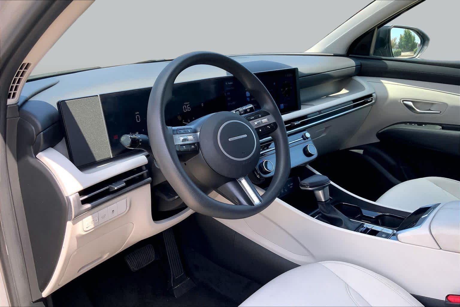 Used 2025 Shimmering Silver Hyundai SEL image 16
