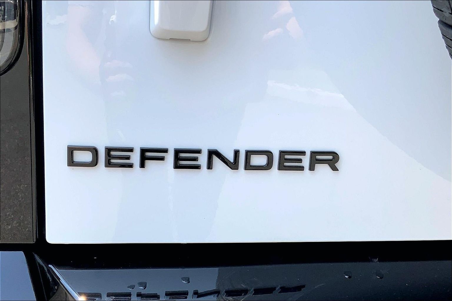 New 2026 Fuji White Land Rover X-Dynamic SE image 15
