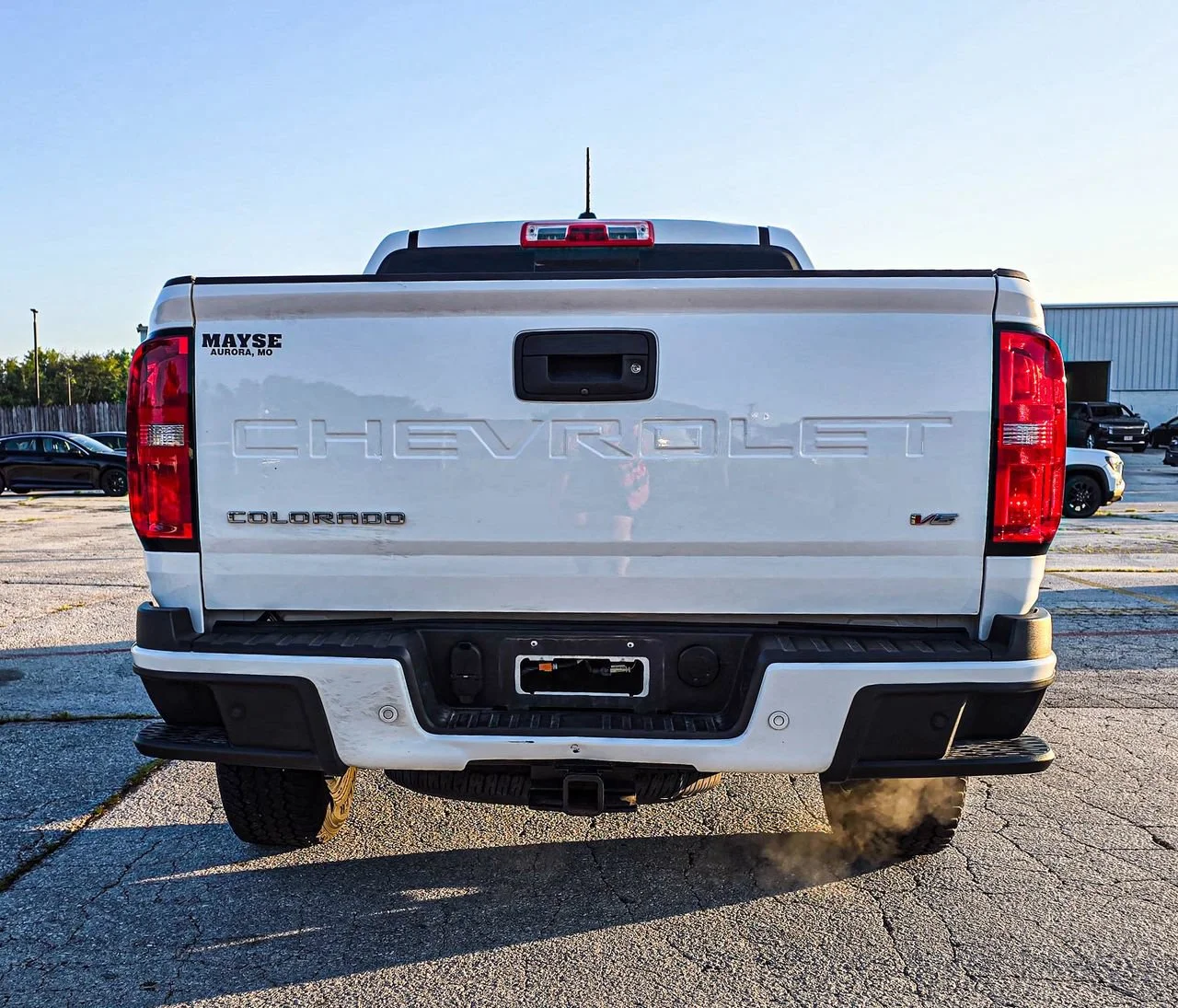 Used 2022 Summit White Chevrolet Z71 image 4