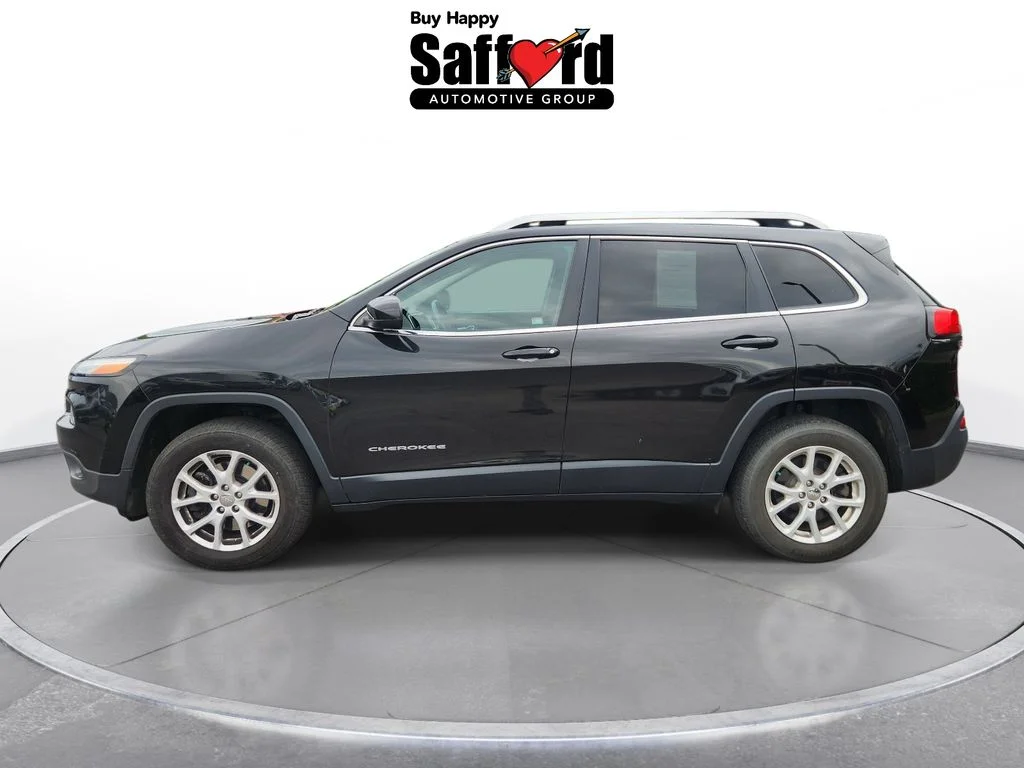 Used 2015 Black Jeep Latitude image 10