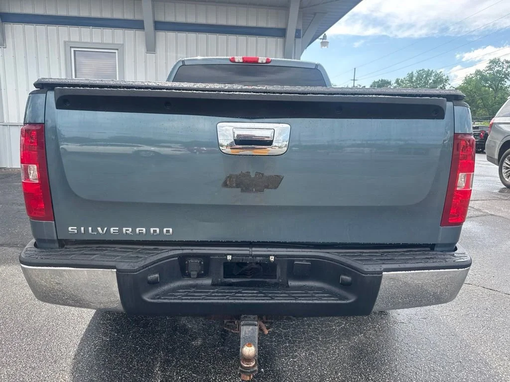 Used 2007 Blue Granite Metallic Chevrolet Work Truck image 6