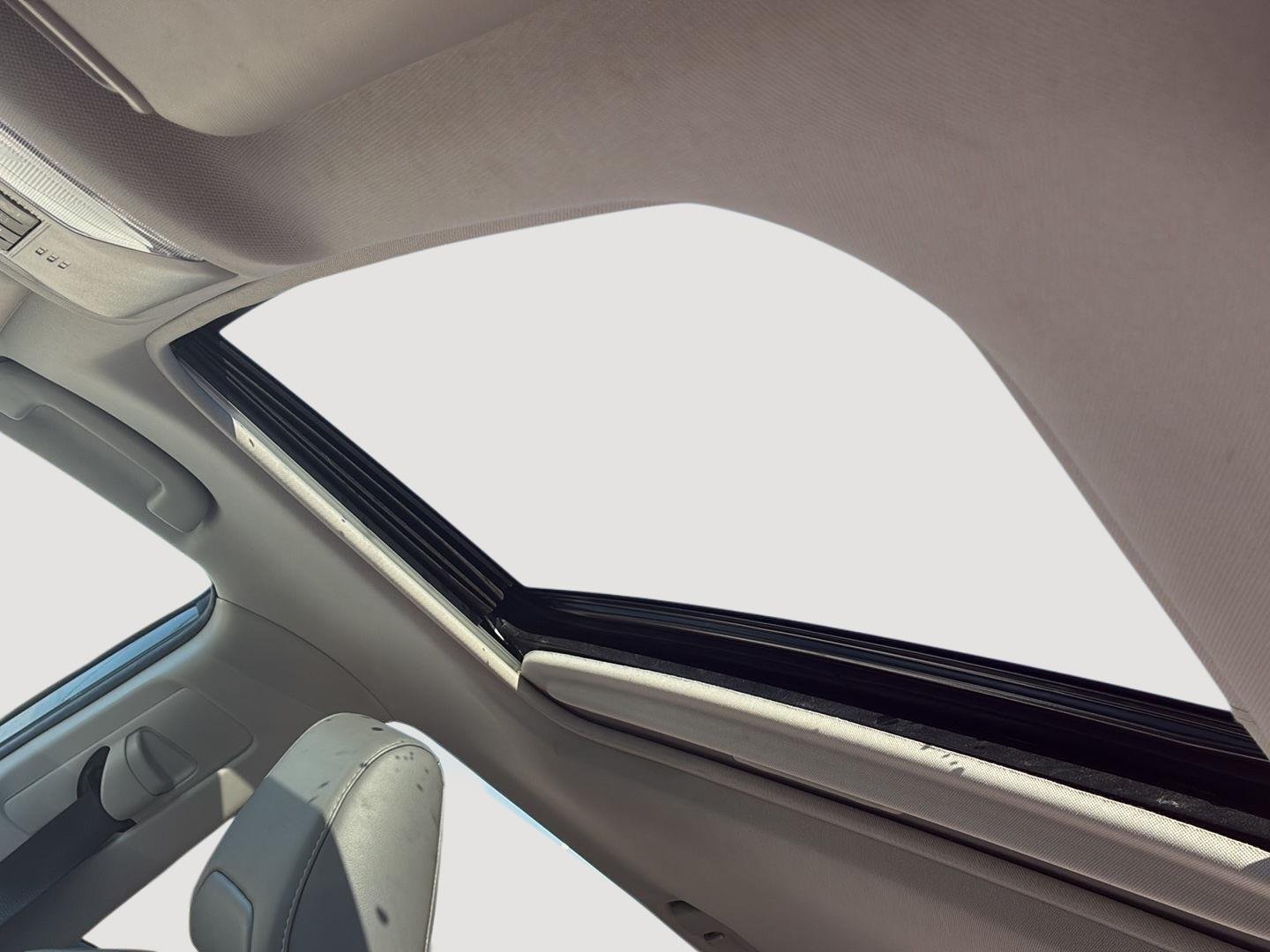 Used 2022 Magnetic Gray Metallic Toyota XLE Premium image 4