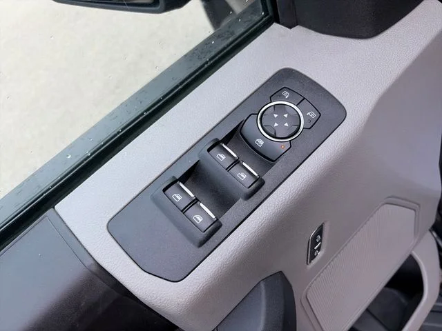 Used 2019 Black Metallic Ford XL image 20