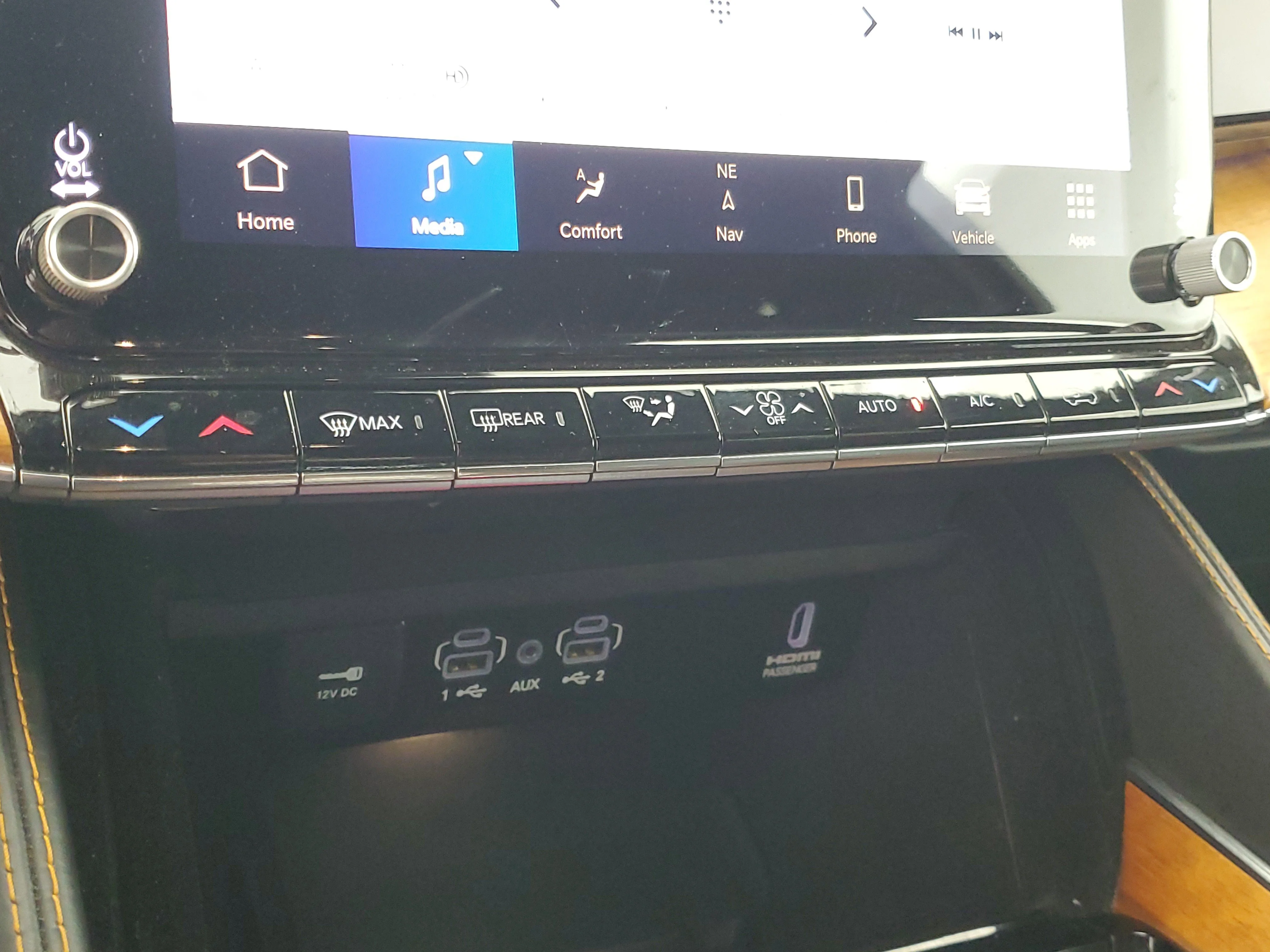 2024 Jeep Grand Wagoneer L Series III - Photo 28